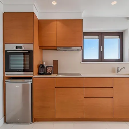 Отель Bellevue On The 5*