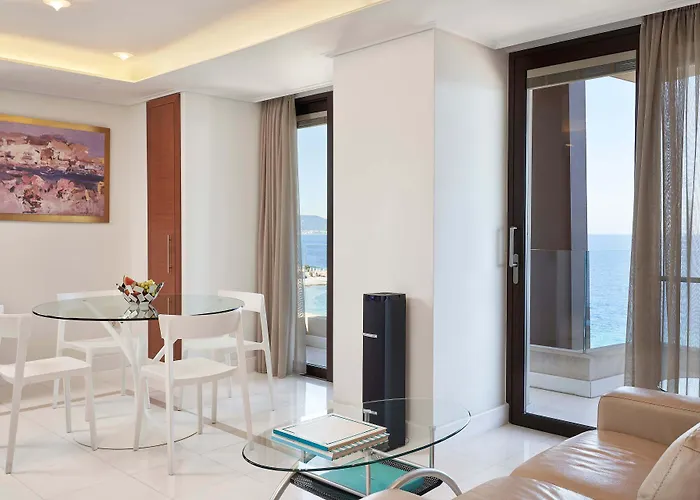 Отель Bellevue On The 5*